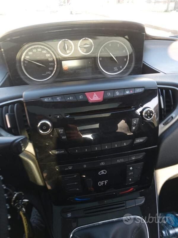 Usata Lancia Ypsilon 69 CV (50 kW) 2015 Utilitaria