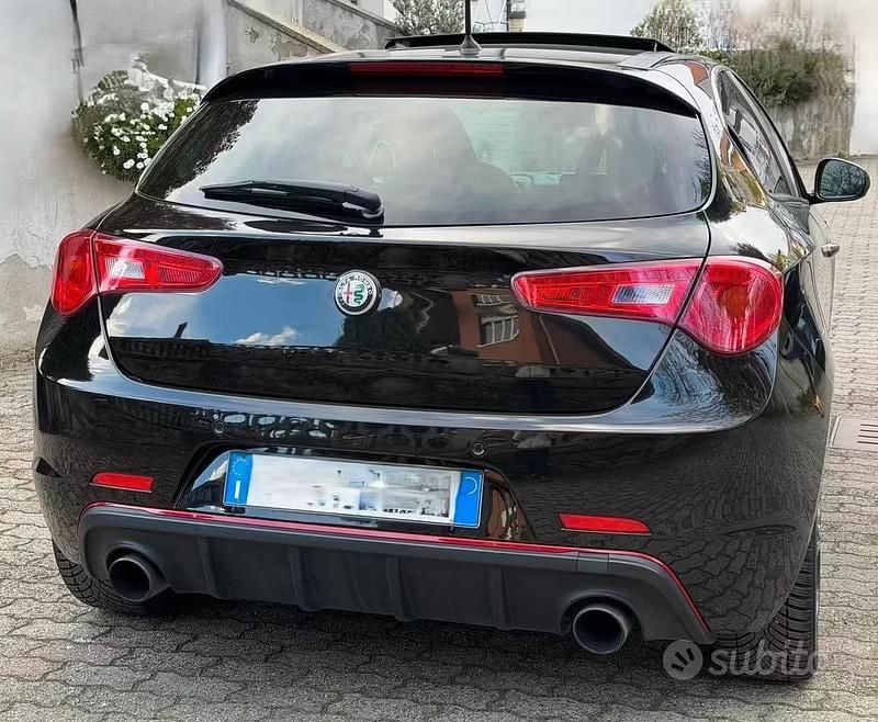 Usata Alfa Romeo Giulietta Veloce 240 CV (176 kW) 2016 Nero Utilitaria