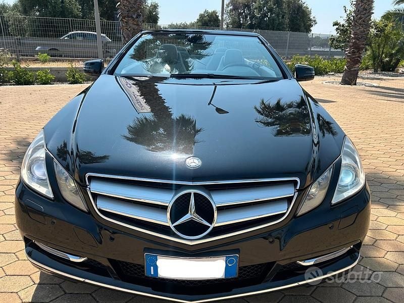 Usata Mercedes E220 Avantgarde 170 CV (125 kW) 2012 Nero Cabrio