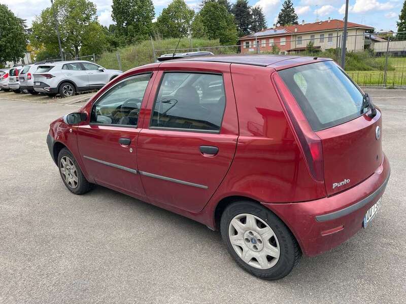 Usato 2006 Fiat Punto 1.2 Benzin 60 CV (2.800 €)