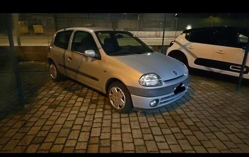 Usata Renault Clio II 77 CV (56 kW) 1999 Berlina