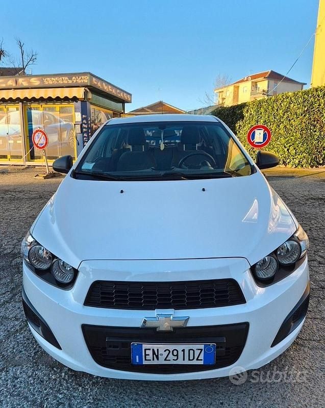 Usata Chevrolet Aveo LS 70 CV (51 kW) 2013 Bianco Berlina