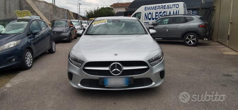 Usata Mercedes A180 Business 115 CV (84 kW) 2020 Grigio Berlina