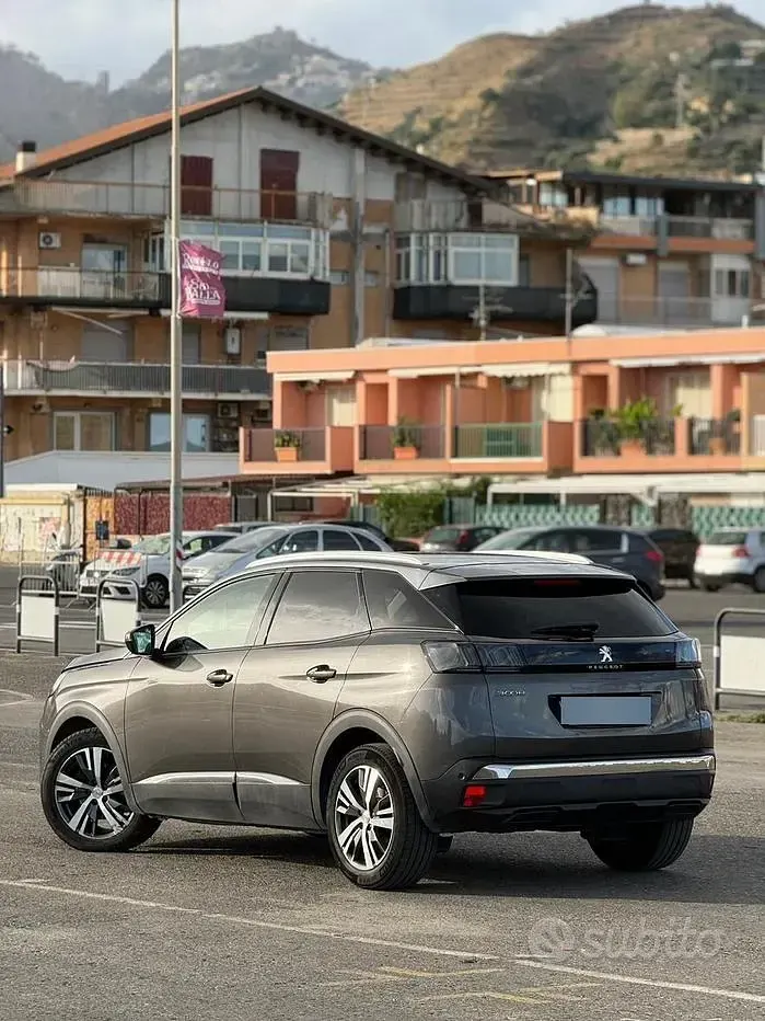 Usata Peugeot 3008 131 CV (96 kW) 2022 Grigio SUV