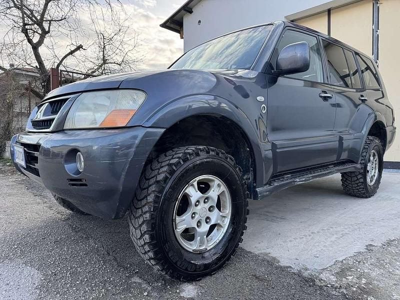Usata Mitsubishi Pajero Intense 160 CV (117 kW) 2006 Grigio SUV