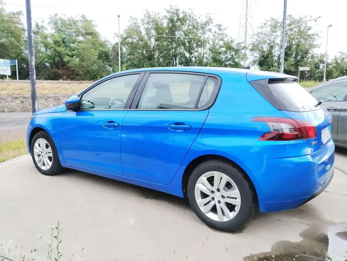 Usata Peugeot 308 131 CV (96 kW) 2021 Blu/azzurro Berlina