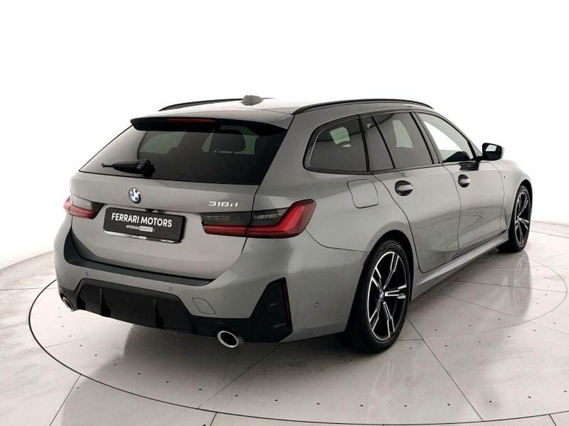 Usata BMW 318 M Sport 150 CV (110 kW) 2025 Skyscraper grey metalizzato Station wagon