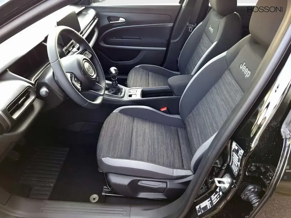 Nuova Jeep Avenger Longitude 100 CV (73 kW) 2026 Grigio SUV