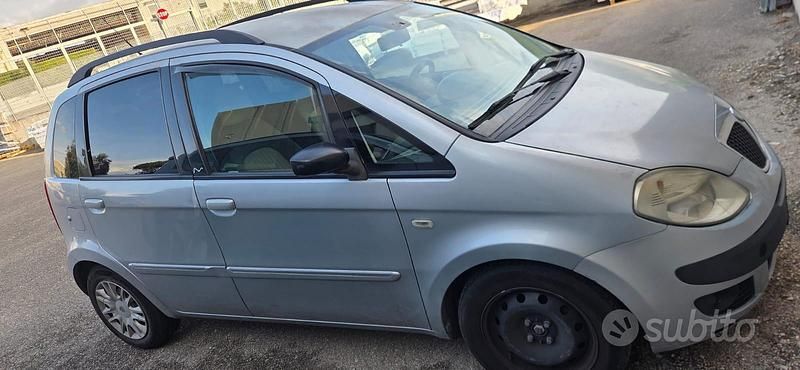 Usata Lancia Musa 90 CV (66 kW) 2006 Grigio Monovolume