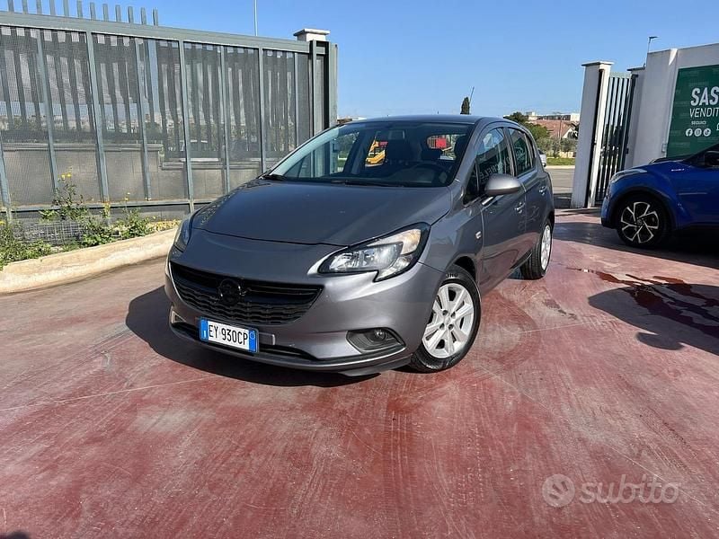 Usata Opel Corsa Edition 85 CV (62 kW) 2015 Grigio Utilitaria