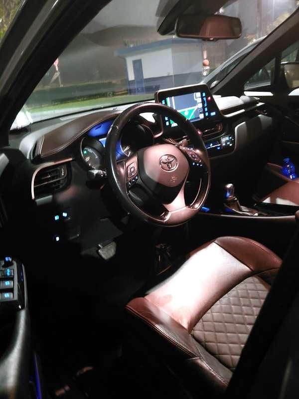 Usata Toyota C-HR Lounge 98 CV (72 kW) 2019 SUV