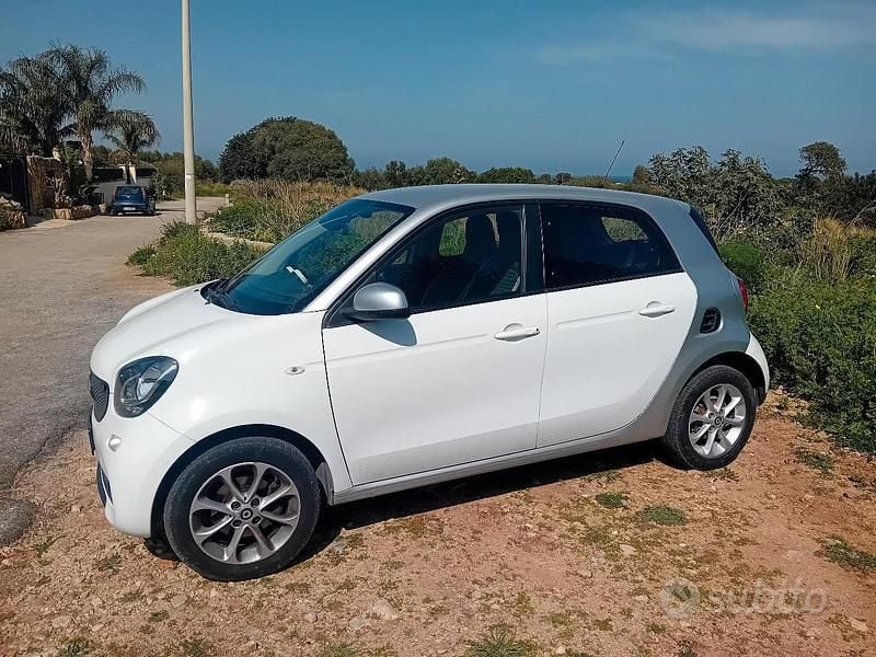 Usata Smart ForFour 2017 Bianco Utilitaria