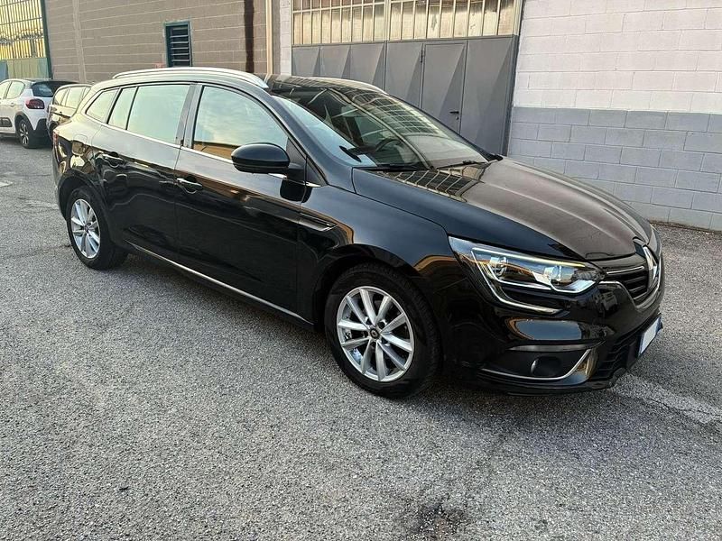 Usata Renault Mégane GrandTour LIMITED 95 CV (69 kW) 2020 Nero Station wagon