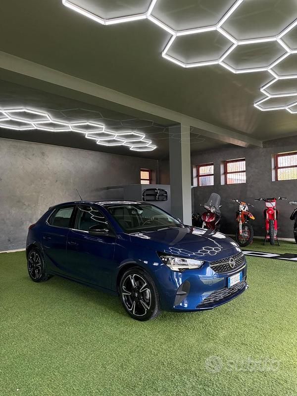 Usata Opel Corsa GS Line 101 CV (74 kW) 2022 Blu Utilitaria