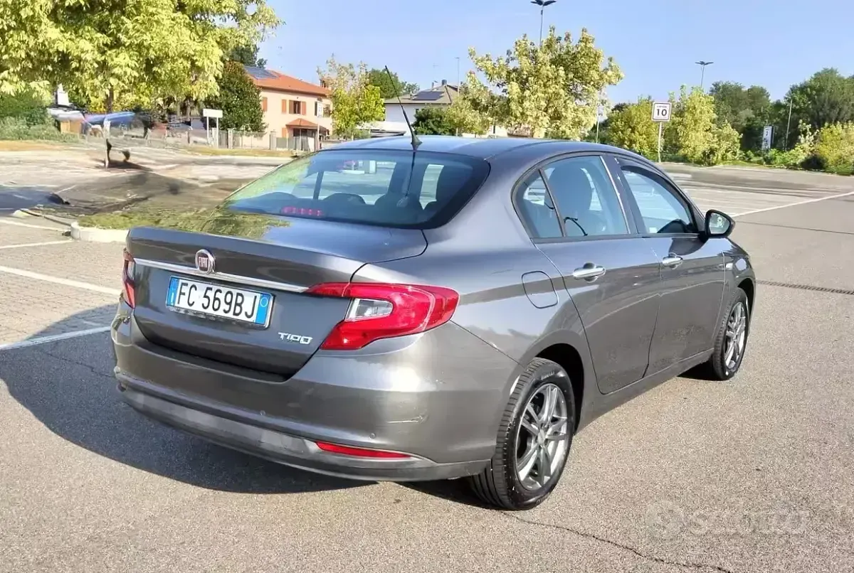 Usata Fiat Tipo 95 CV (69 kW) 2016 Grigio Berlina