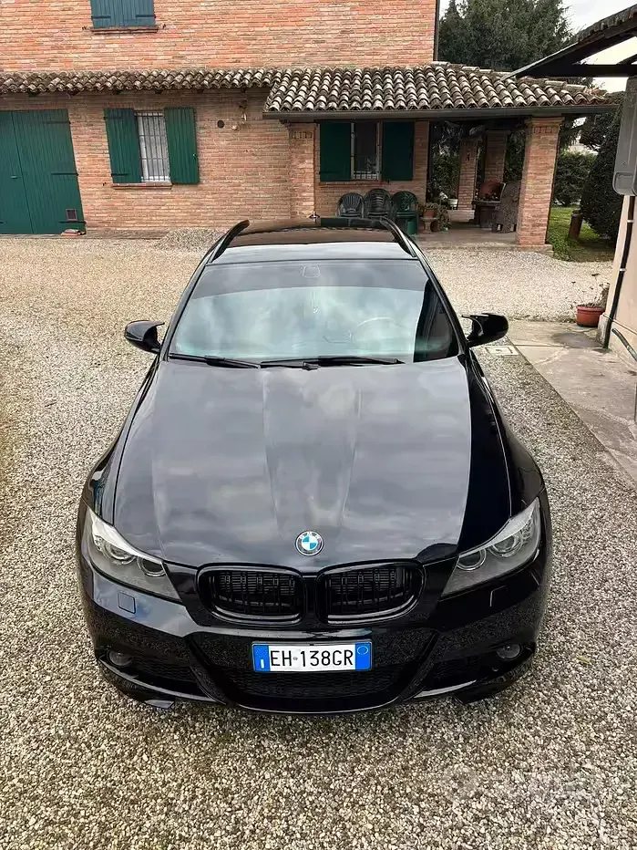 Usata BMW 330 Efficient Dynamics 245 CV (180 kW) 2011 Nero Station wagon