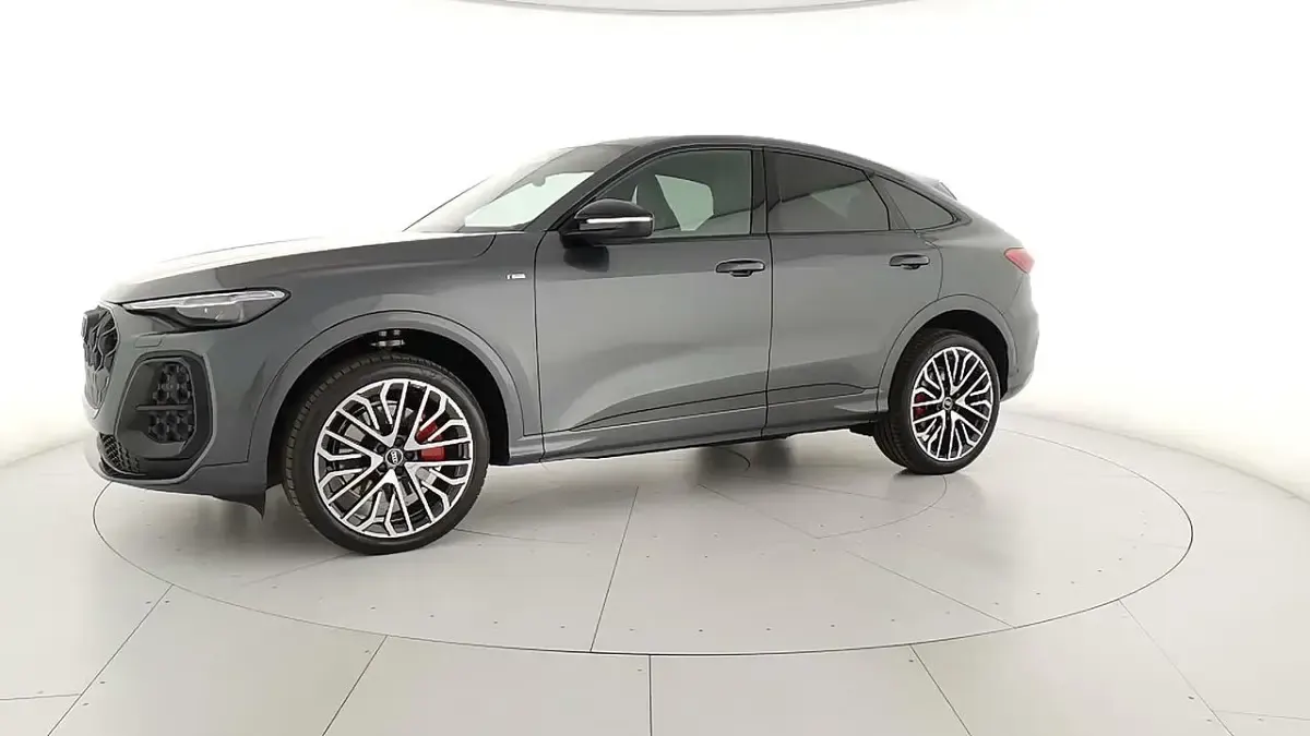Nuova Audi Q5 Sportback S-Line 204 CV (150 kW) 2026 Grigio SUV