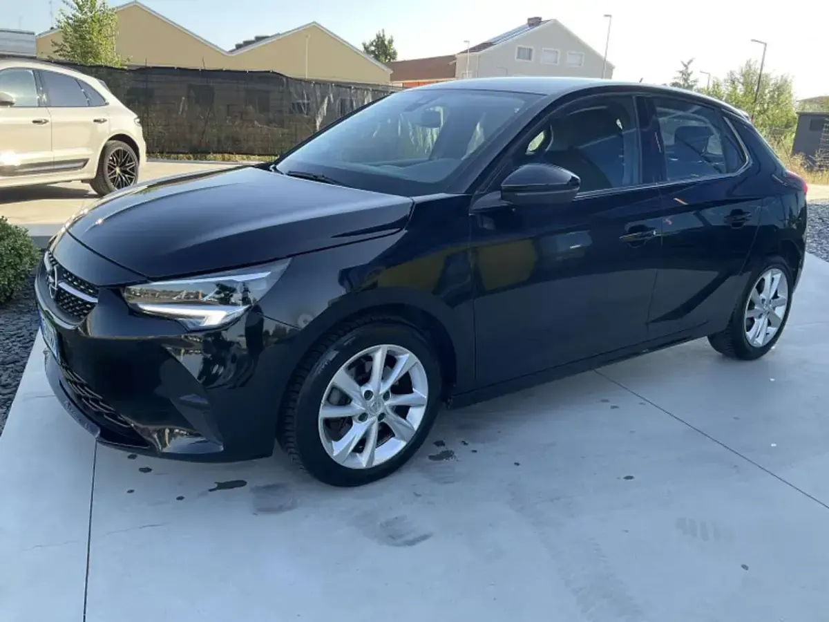 Usata Opel Corsa GS Line 101 CV (74 kW) 2021 Nero Utilitaria