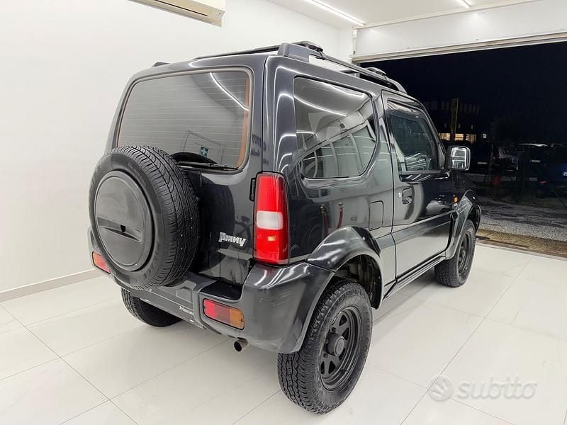 Usata Suzuki Jimny Club 86 CV (63 kW) 2006 Nero SUV