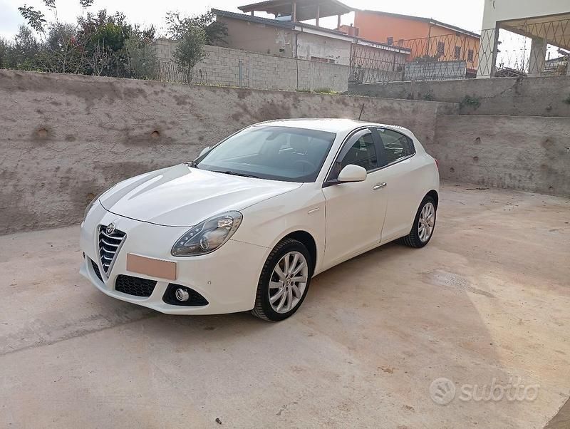 Usata Alfa Romeo Giulietta 150 CV (110 kW) 2016 Bianco Berlina