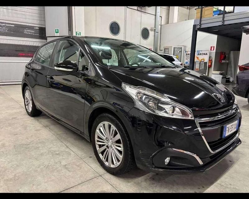Nero Usata 2018 Peugeot 208 Allure Due volumi | 8990 € (Buon prezzo) - Immagine 1/4