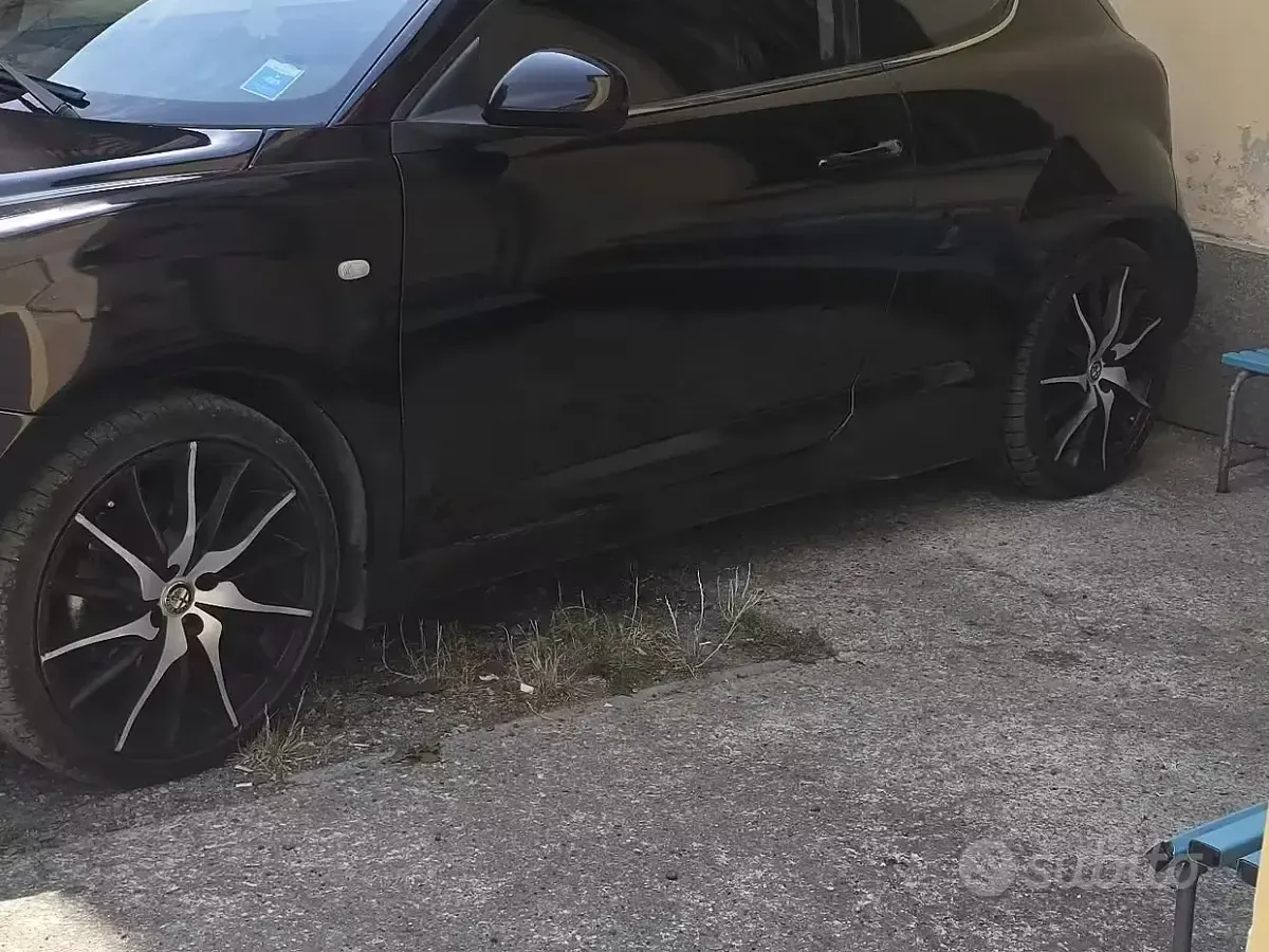 Usata Alfa Romeo MiTo 120 CV (88 kW) 2010 Nero Utilitaria