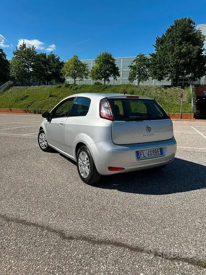 Usata Fiat Punto Evo 69 CV (50 kW) 2017 Grigio Utilitaria