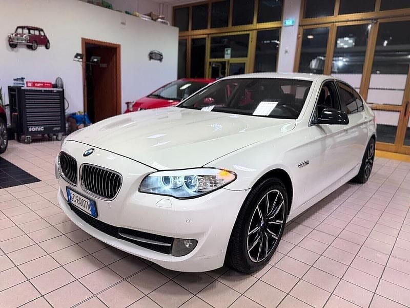 Usata BMW 520 183 CV (134 kW) 2012 Bianco Berlina