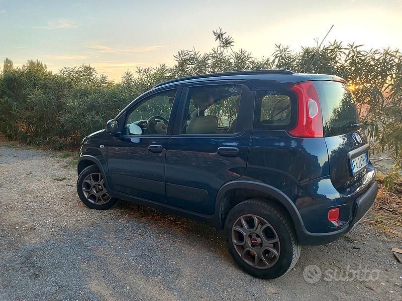 Usata Fiat Panda 4x4 75 CV (55 kW) 2015 Blu/azzurro Utilitaria