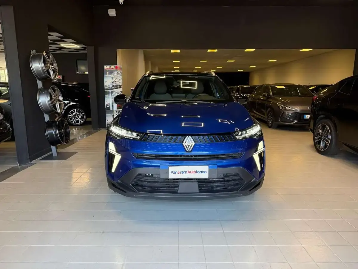 Usata Renault Captur Techno 101 CV (74 kW) 2025 Blu metallizzato SUV