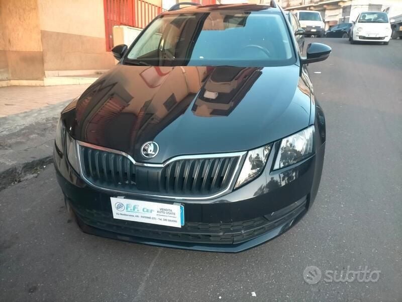 Usata Skoda Octavia Executive 116 CV (85 kW) 2019 Nero Station wagon