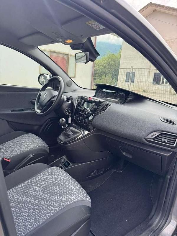 Usata Lancia Ypsilon Gold 69 CV (50 kW) 2022 Other Utilitaria