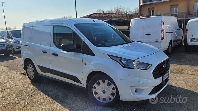 Bianco / pastello Usata 2020 Ford Transit Trend Tre volumi | 9900 € (Ottimo prezzo) - Immagine 1/4