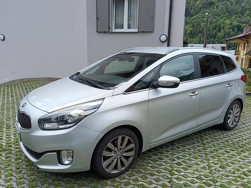 Usata Kia Carens 2013 Grigio Monovolume