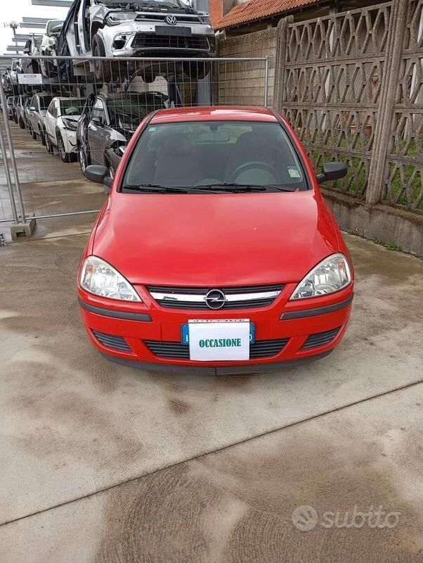 Usata Opel Corsa Club 60 CV (44 kW) 2004 Rosso Berlina