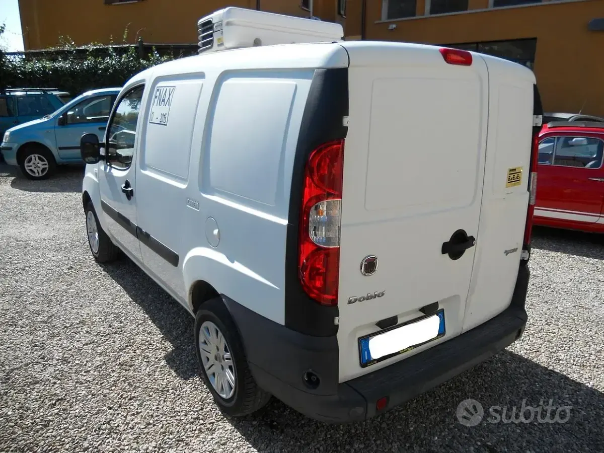 Usata Fiat Doblò Active 103 CV (75 kW) 2009 Bianco Monovolume