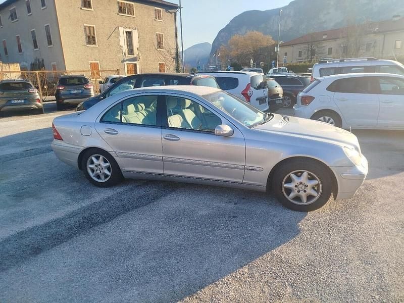 Argento Usata 2002 Mercedes C200 Elegance Berlina | 1500 € (Ottimo prezzo) - Immagine 1/4