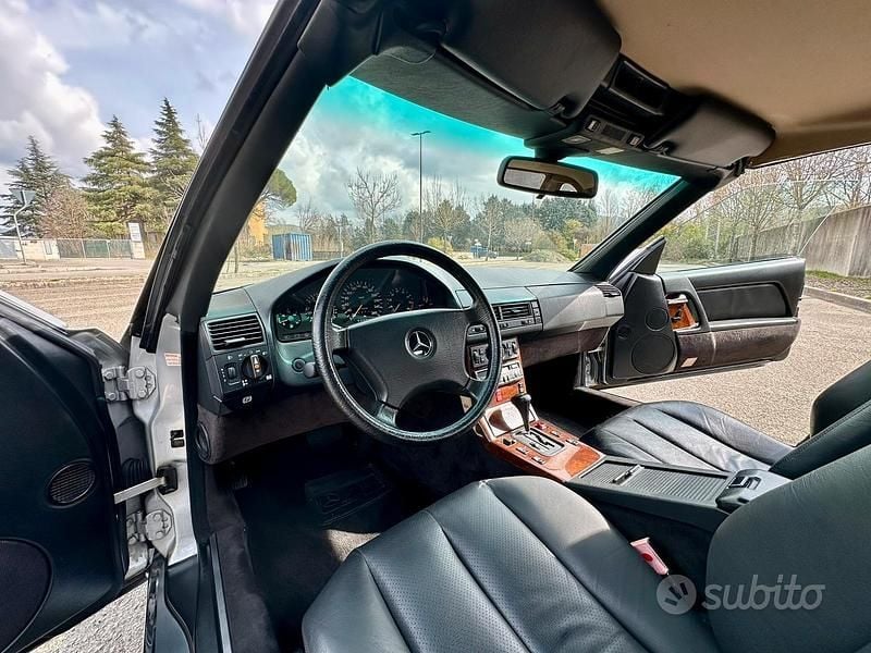Usata Mercedes SL300 231 CV (169 kW) 1991 Grigio Cabrio