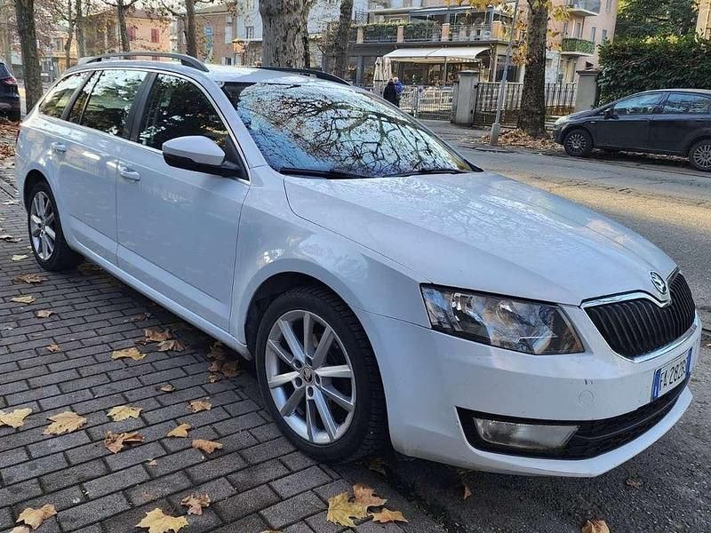 Usata Skoda Octavia Executive 110 CV (80 kW) 2015 Station wagon