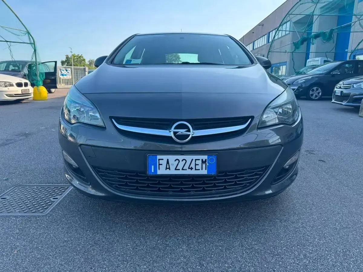 Usata Opel Astra Cosmo 110 CV (80 kW) 2015 Grigio Berlina