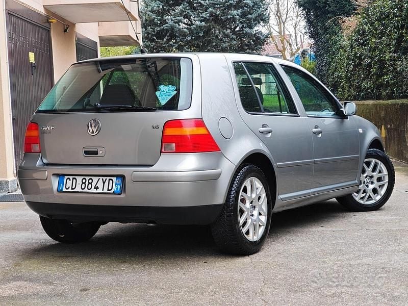 Usata VW Golf IV Highline 105 CV (77 kW) 2003 Grigio Berlina
