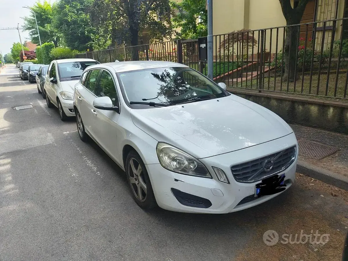 Usata Volvo V60 136 CV (100 kW) 2012 Bianco Station wagon