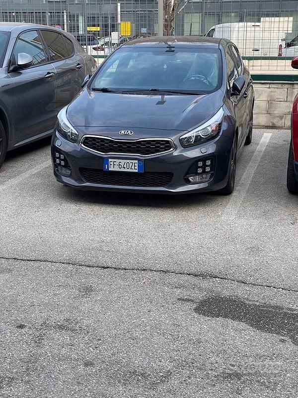 Usata Kia Ceed GT GT-Line 120 CV (88 kW) 2016 Grigio Berlina