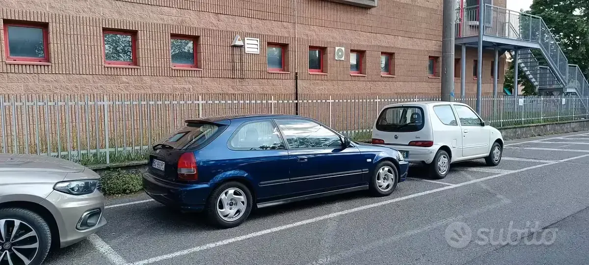 Usata Honda Civic S 90 CV (66 kW) 2000 Blu Berlina