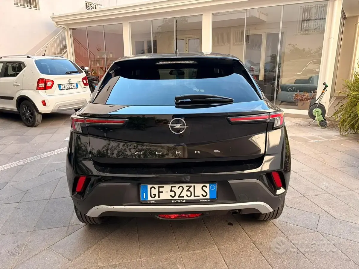 Usata Opel Mokka Elegance 101 CV (74 kW) 2021 Nero SUV