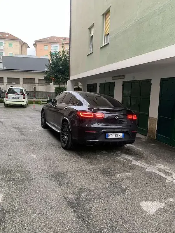 Usata Mercedes GLC300 Premium Plus 245 CV (180 kW) 2019 Nero SUV