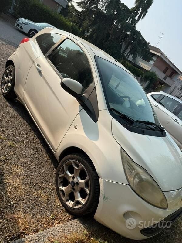 Usata Ford Ka 75 CV (55 kW) 2011 Bianco Utilitaria