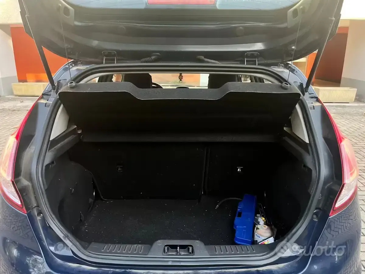 Usata Ford Fiesta 97 CV (71 kW) 2014 Bluazzurro Utilitaria