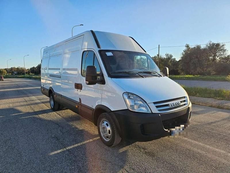 Usata Iveco Daily 116 CV (85 kW) 2007 Bianco Furgone