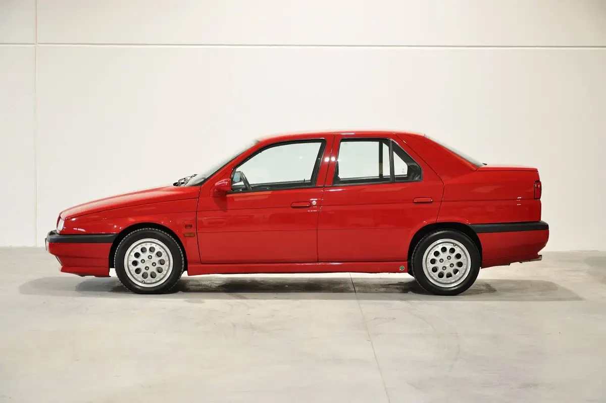 Usata Alfa Romeo 155 186 CV (136 kW) 1992 Rosso Berlina